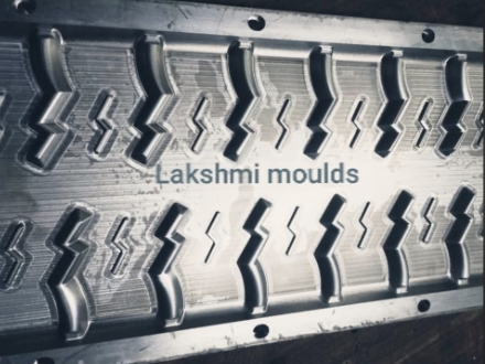 Commercial truck tyre tread pattern tooling